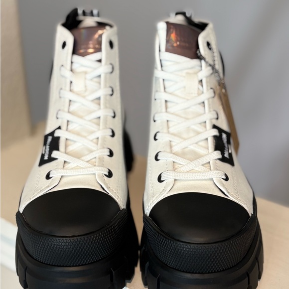 Palladium Revolt Hi TX Star White Platform Boot / 97242-116-M / Womens Size 6.5 - Picture 2 of 9